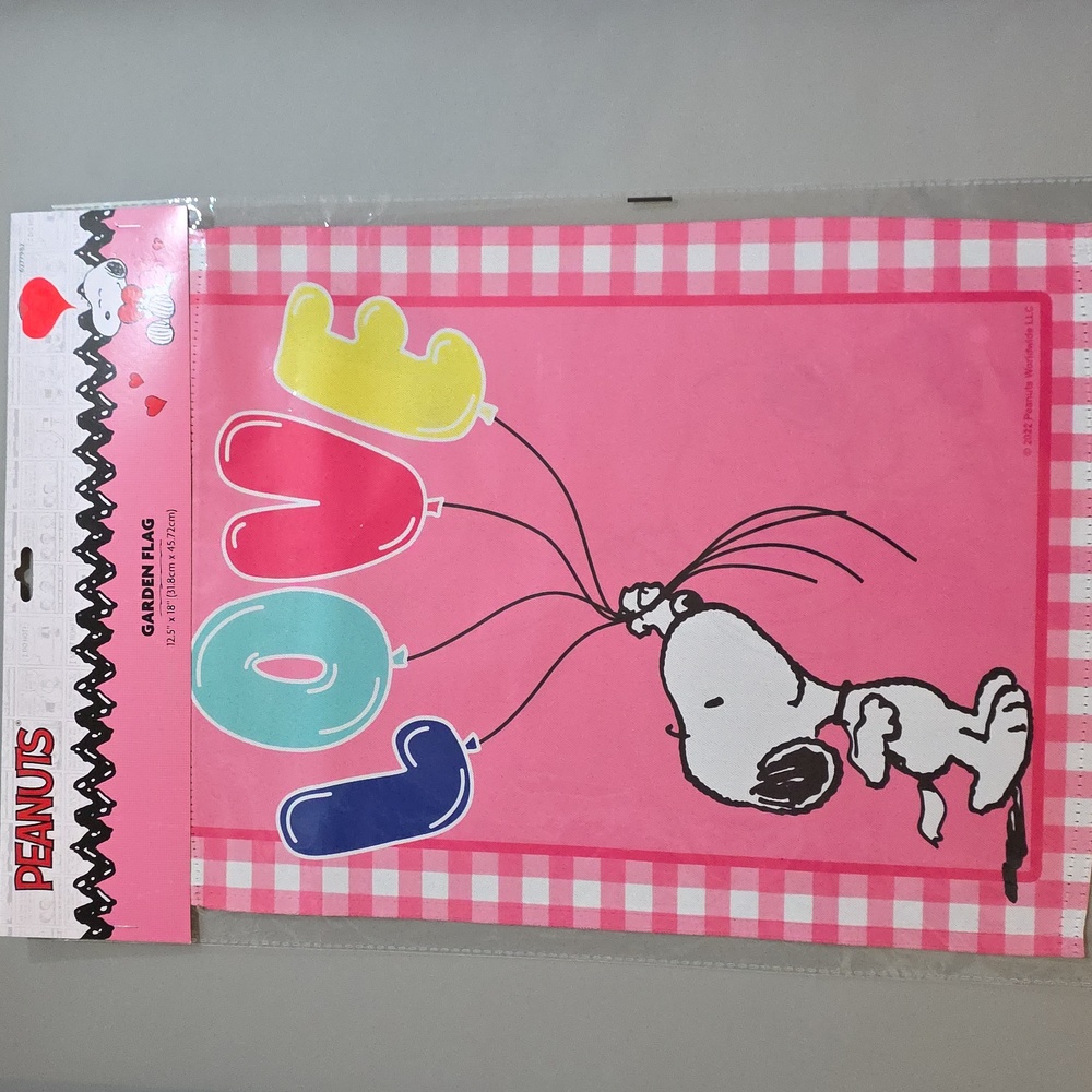 Peanuts Snoopy Valentine's Garden Flag NWT